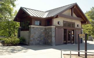 Exterior of the Lincoln Woods State Park naturalist building