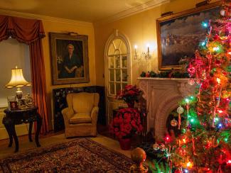 Mamie Eisenhower's decorated living room for the Christmas holiday